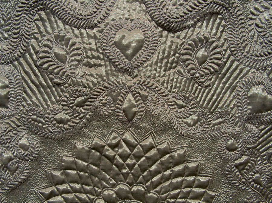 Splendor in the Round quilt detail